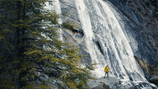 云南旅游,云南旅行社,云南團建公司,云南策劃公司,云南會議會展,怒江旅游,怒江旅行社,怒江團建公司,怒江策劃公司,怒江會議會展：用暑假余額去看怒江奔騰飛瀑如練